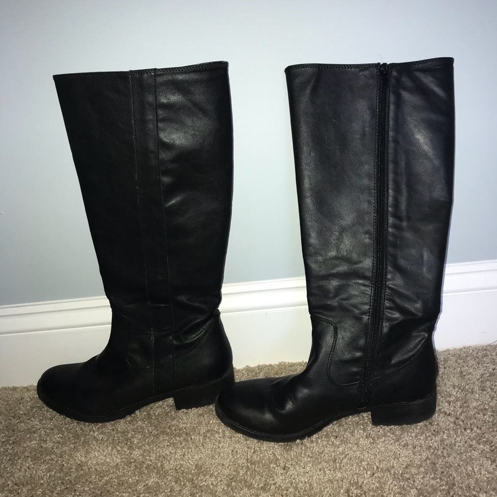 Black boots